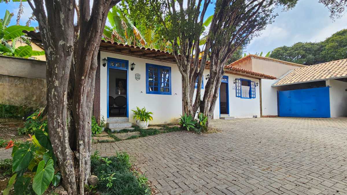 Casa à venda com 6 quartos, 140m² - Foto 8