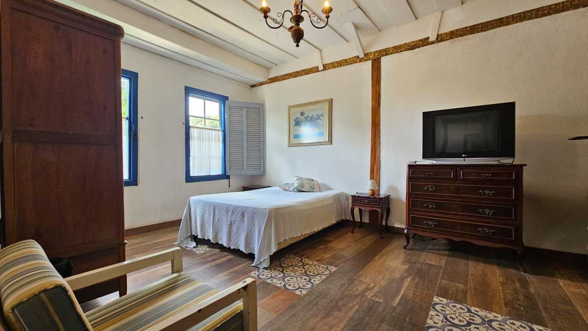 Casa à venda com 6 quartos, 140m² - Foto 10