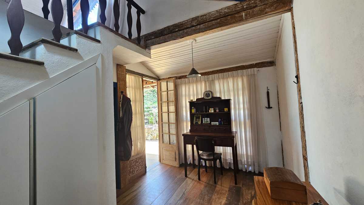 Casa à venda com 6 quartos, 140m² - Foto 14