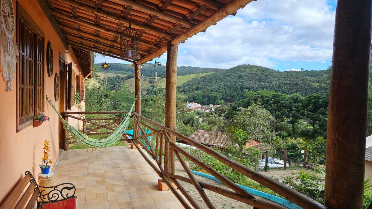 Casa à venda com 6 quartos, 290m² - Foto 2