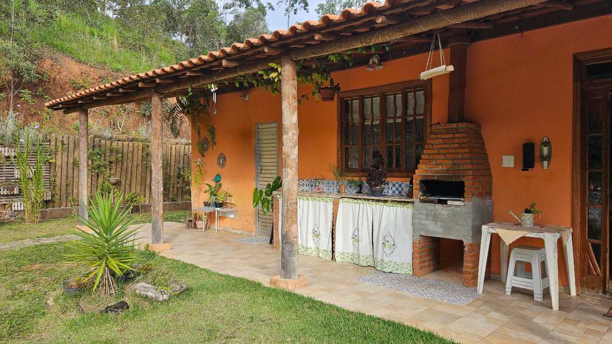 Casa à venda com 6 quartos, 290m² - Foto 3