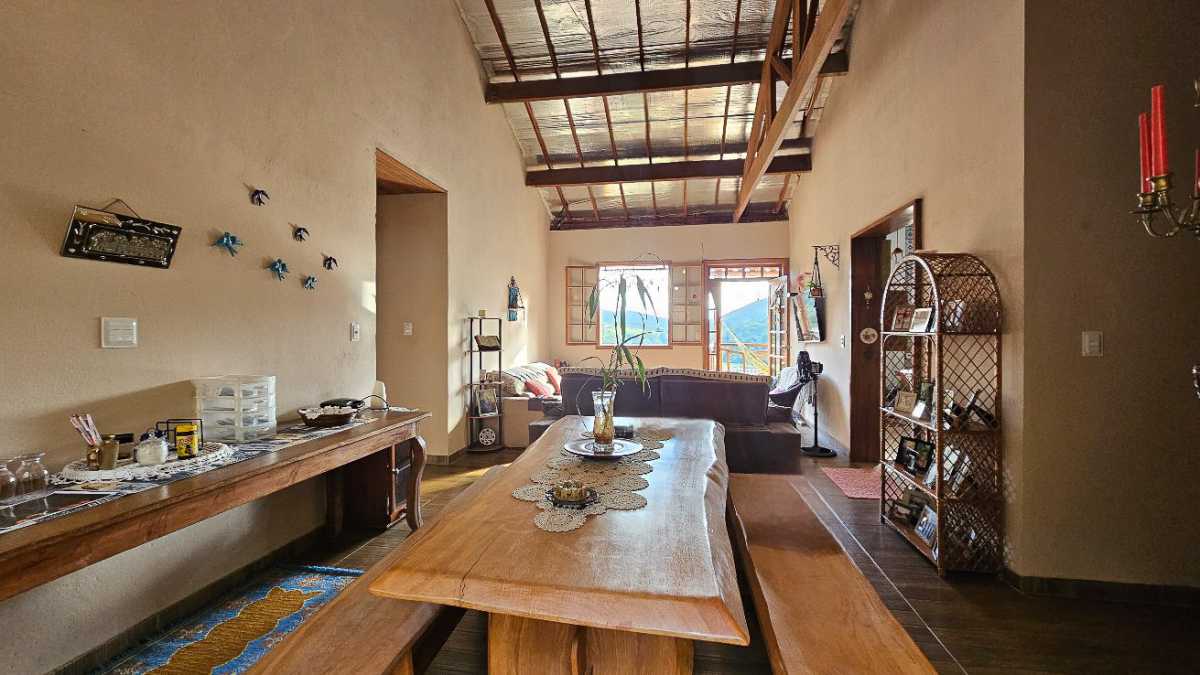 Casa à venda com 6 quartos, 290m² - Foto 13
