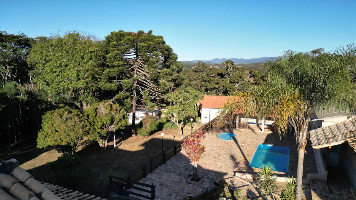 Chácara à venda com 7 quartos, 356m² - Foto 1