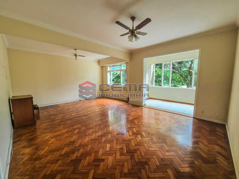 Apartamento, 3 quartos, 230 m² - Foto 1