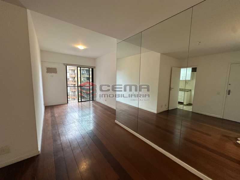Apartamento para alugar com 2 quartos, 79m² - Foto 3