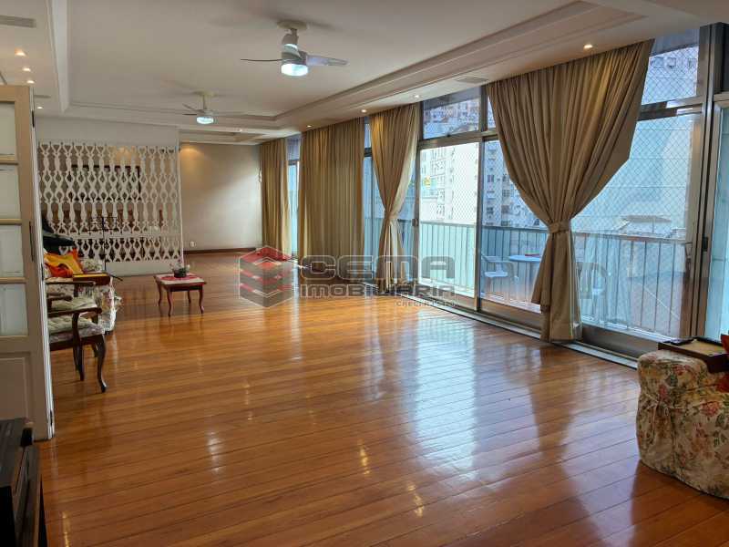Apartamento, 3 quartos, 300 m² - Foto 1