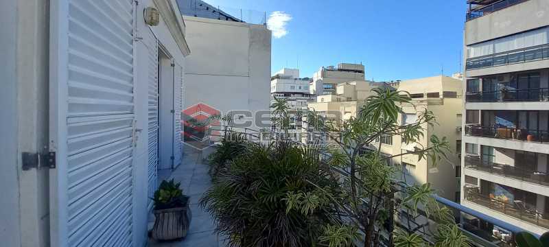 Cobertura, 3 quartos, 210 m² - Foto 2