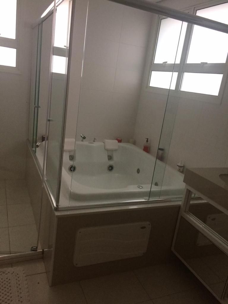 Apartamento à venda com 3 quartos, 228m² - Foto 18