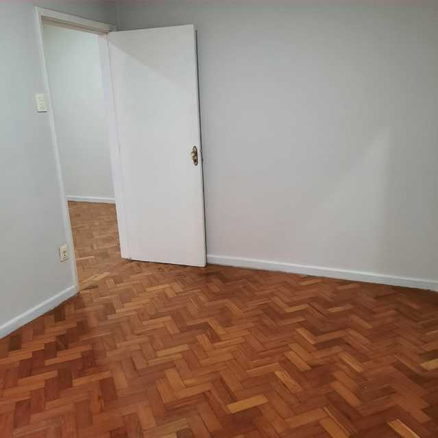 Apartamento à venda com 3 quartos, 67m² - Foto 2