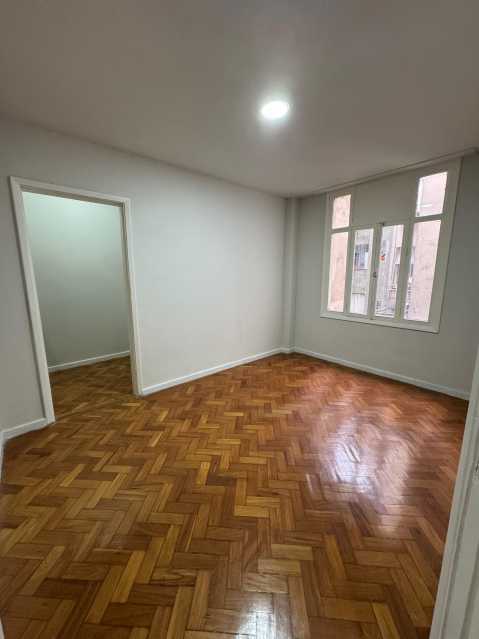 Apartamento à venda com 3 quartos, 67m² - Foto 1