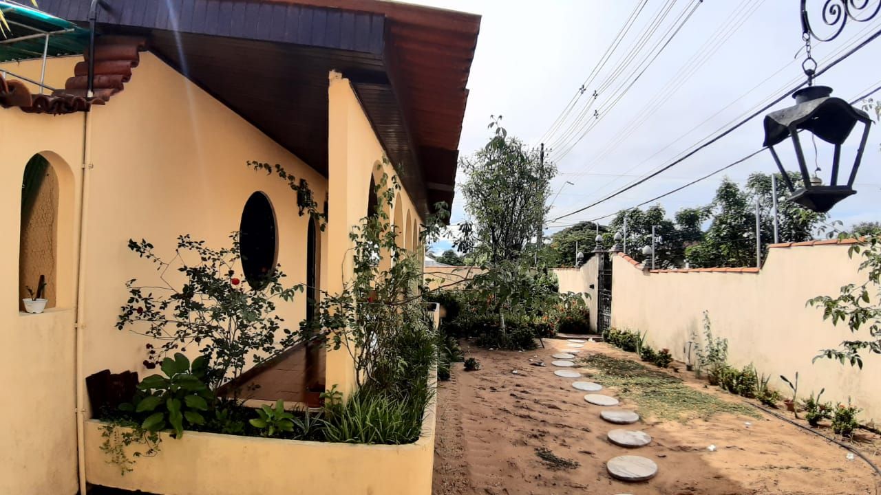 Casa com 3 dormitórios à venda, 260 m² por RS 700.000,00 - Aleixo - Manaus-AM