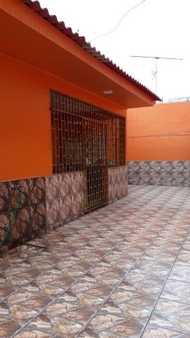 Casa com 3 dormitórios à venda, 200 m² por RS 220.000 - Compensa - Manaus-AM