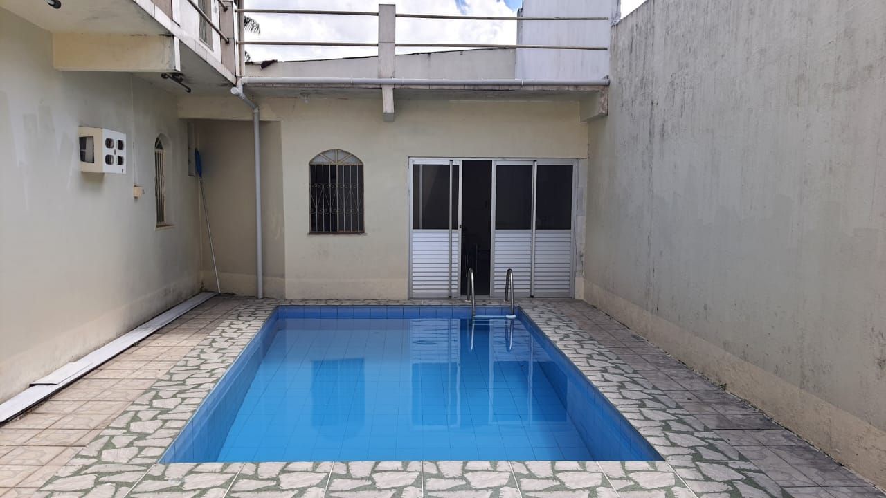 Casa com 4 dormitórios à venda, 334 m² por RS 850.000,00 - Flores - Manaus-AM