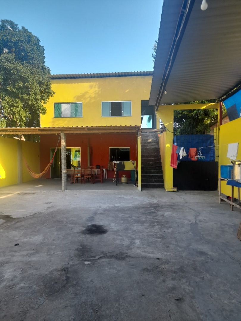 Casa bem localizada atras do Hiper db do Manoa