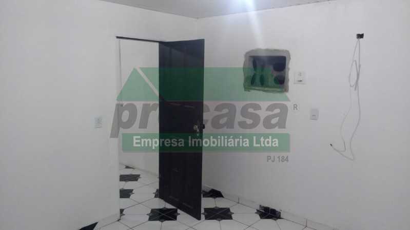 Casa à venda com 2 quartos, 80m² - Foto 4