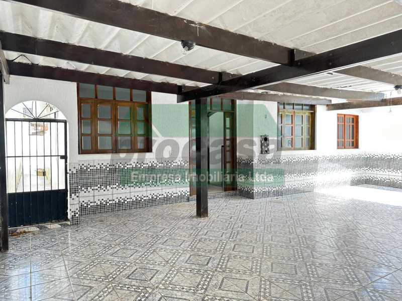 Casa de Condomínio para alugar com 3 quartos, 300m² - Foto 2