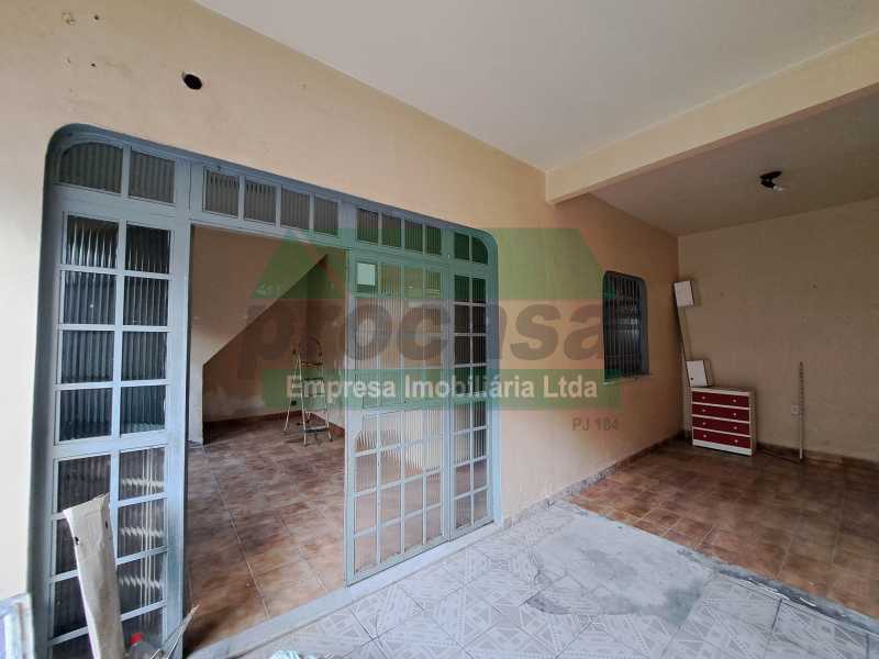 Casa à venda com 4 quartos, 250m² - Foto 2