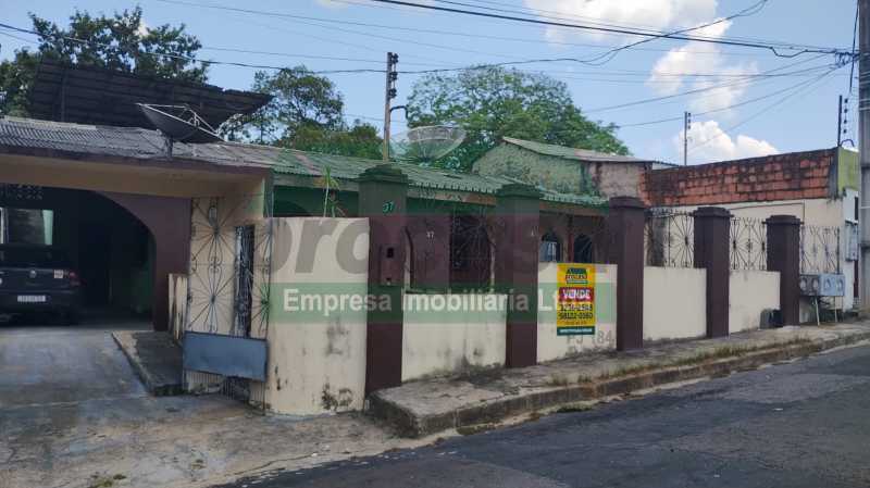 Casa à venda com 6 quartos, 1350 - Foto 1