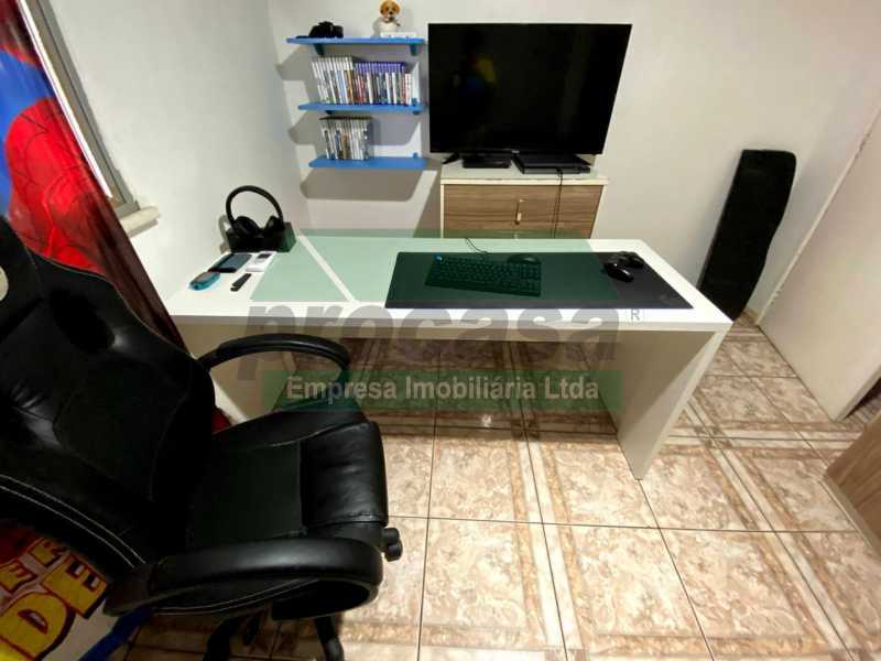 Casa de Condomínio à venda com 4 quartos, 220m² - Foto 2