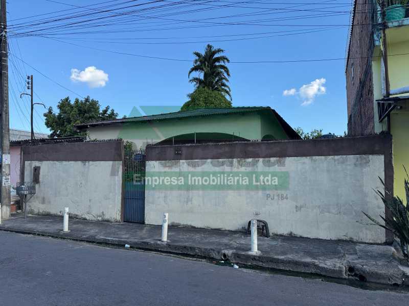 Casa de rua / Residencial / Colônia Terra Nova / R$ 270.000,00