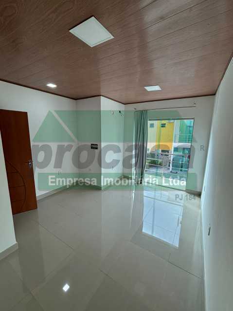 Casa em Condomínio : Duplex / Residencial / Flores