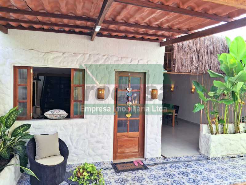 Casa de rua :  / Residencial / Praça 14 de Janeiro