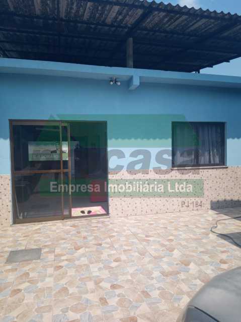 VENDE-SE CASA DE FUNDO EM FLORES