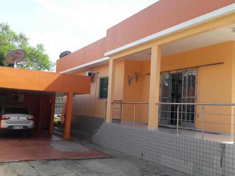 Casa com 5 dormitórios à venda, 270 m² por RS 1.100.000,00 - Aleixo - Manaus-AM