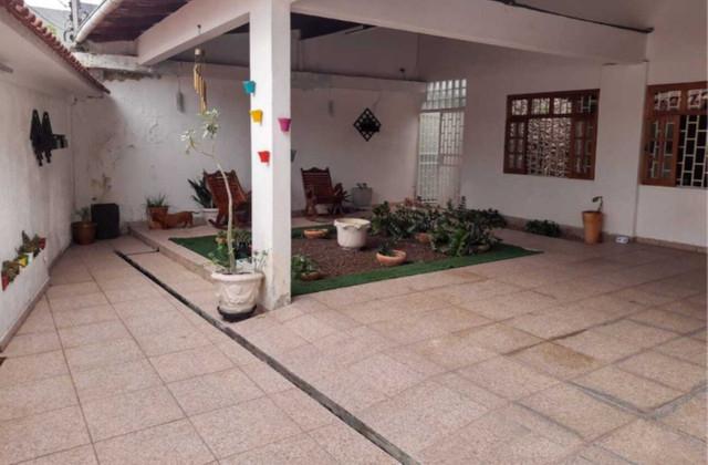Belíssima casa com 4 quartos à venda, 295 m² por RS 890.000 - Chapada - Manaus-AM. Excelente localiz