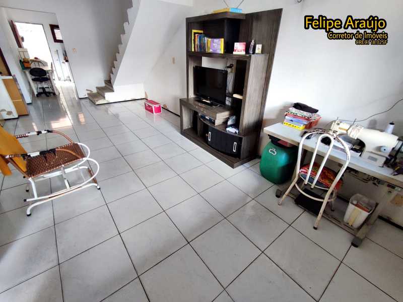 Casa à venda com 4 quartos, 160m² - Foto 4