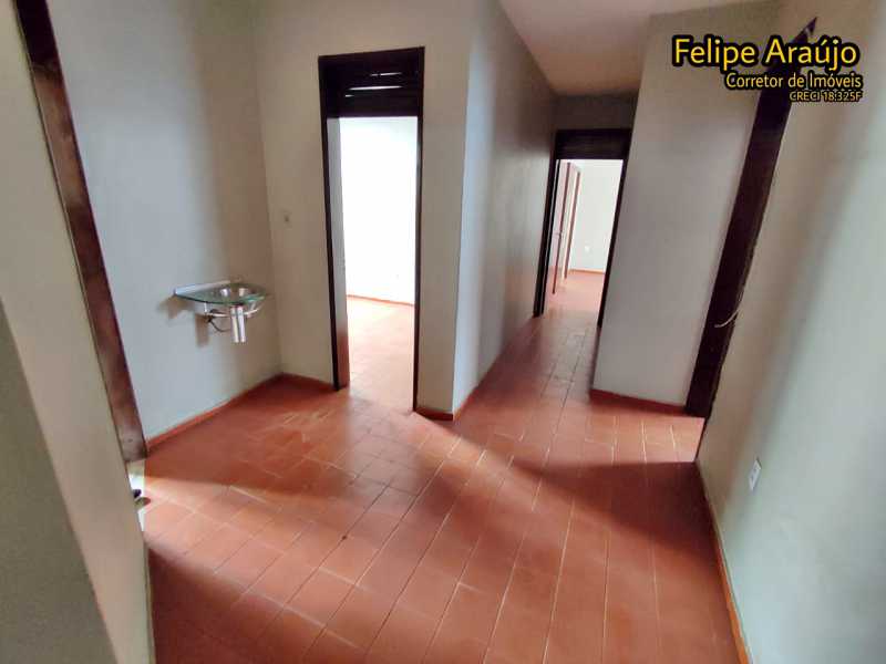 Casa à venda com 5 quartos, 350m² - Foto 10