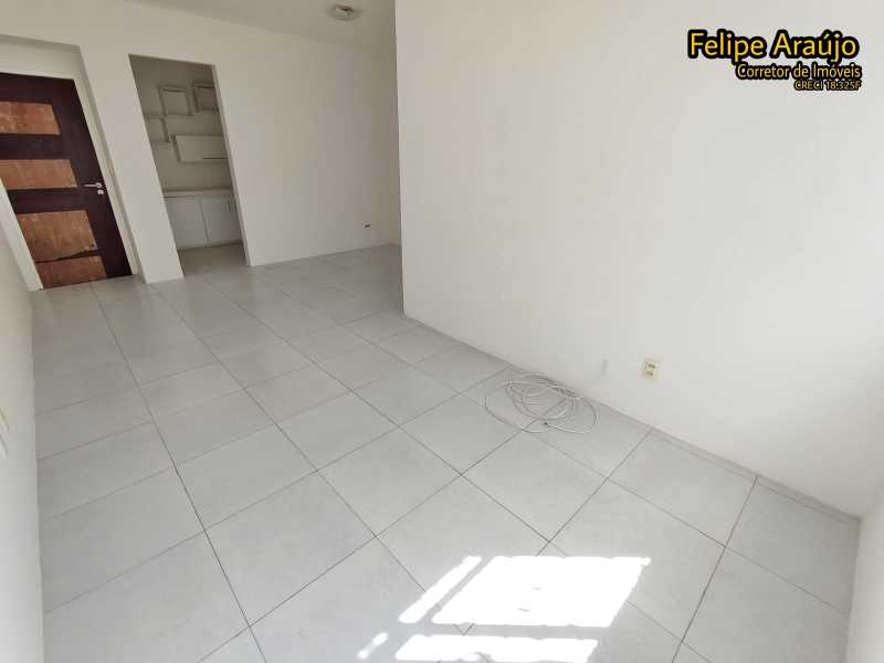 Apartamento à venda com 3 quartos, 90m² - Foto 4