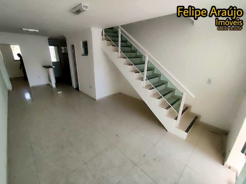 Casa à venda com 3 quartos, 98m² - Foto 4