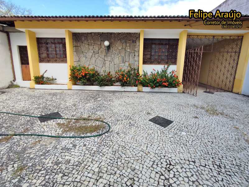 Casa à venda com 6 quartos, 400m² - Foto 4