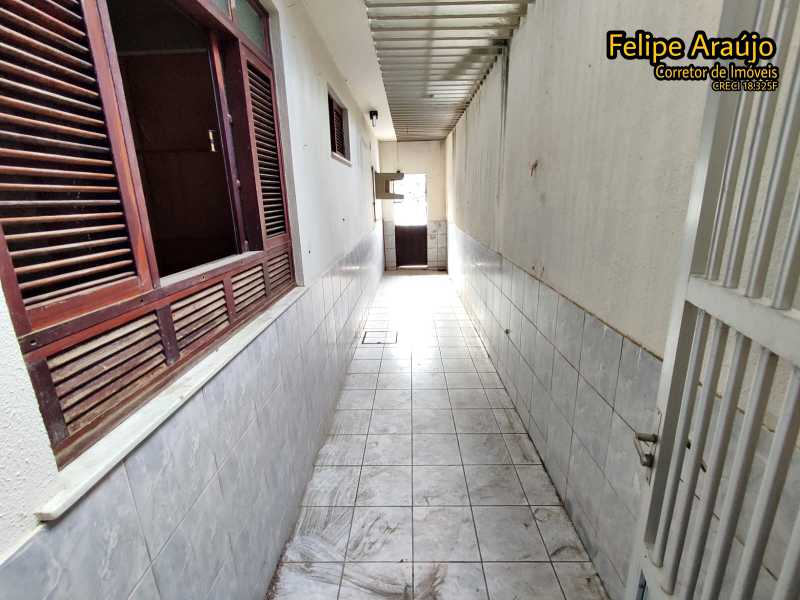 Casa à venda com 6 quartos, 400m² - Foto 22