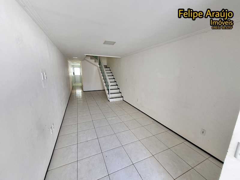 Casa à venda com 3 quartos, 120m² - Foto 2