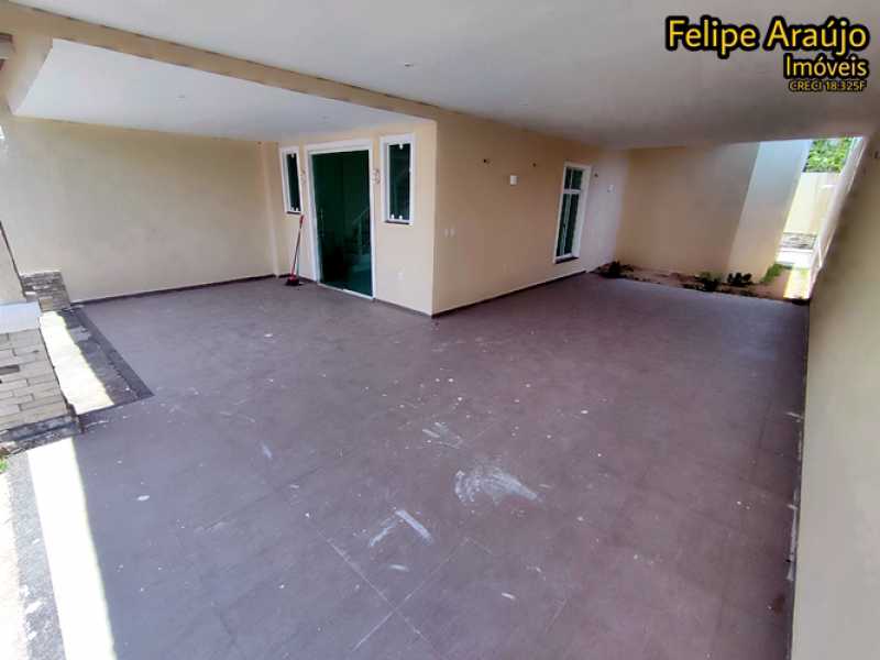 Casa à venda e aluguel com 5 quartos, 270m² - Foto 2