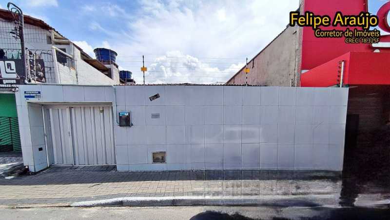 Casa à venda com 4 quartos, 200m² - Foto 1