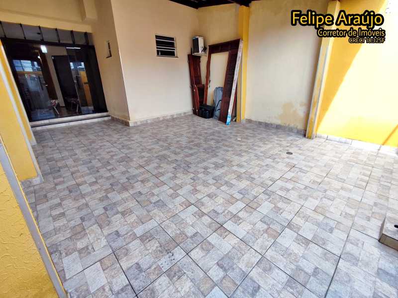 Casa à venda com 3 quartos, 140m² - Foto 2