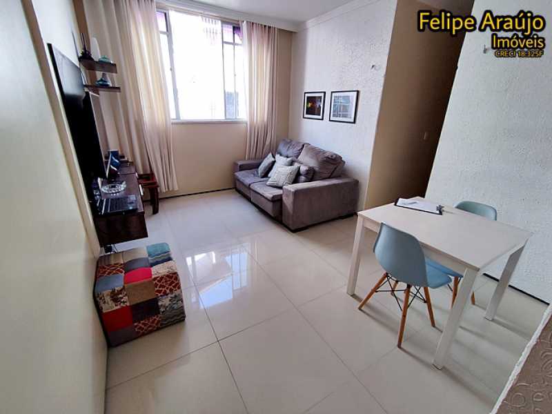 Apartamento à venda com 3 quartos, 65m² - Foto 2