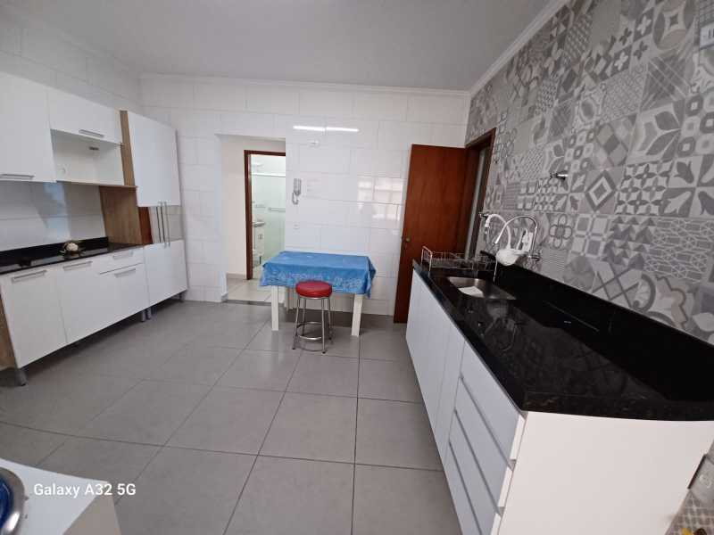 Apartamento à venda com 3 quartos, 122m² - Foto 1