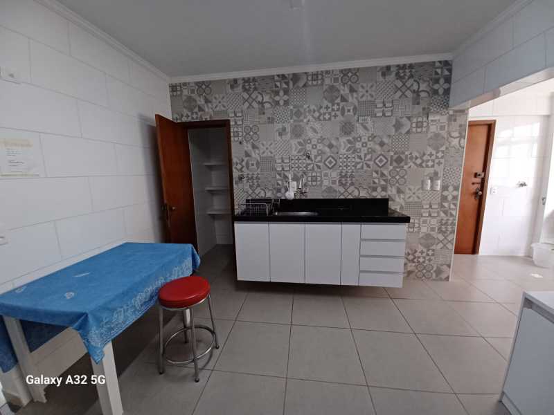 Apartamento à venda com 3 quartos, 122m² - Foto 2