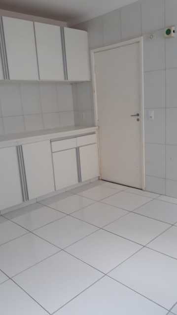 Apartamento para alugar com 3 quartos, 157m² - Foto 11