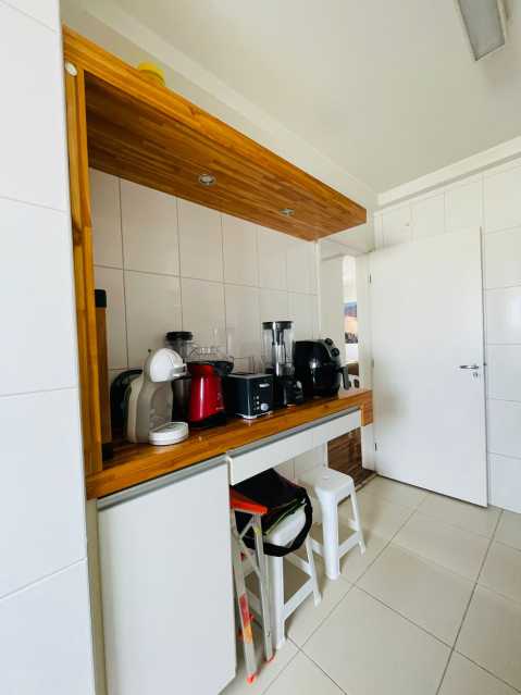 Apartamento à venda com 2 quartos, 68m² - Foto 5