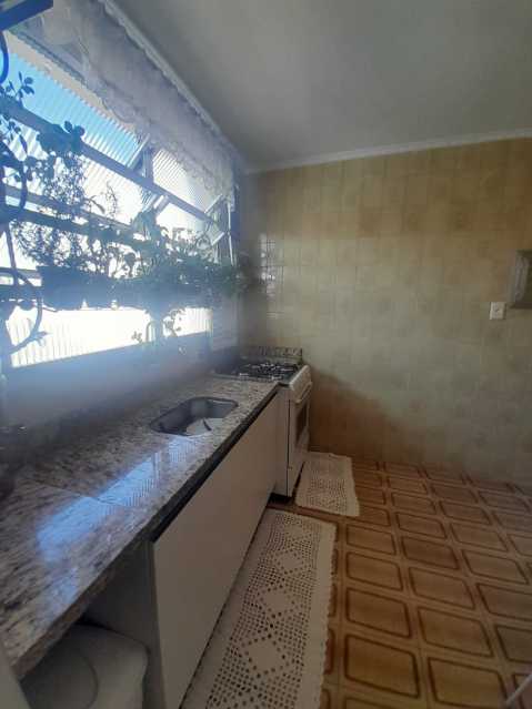 Apartamento à venda com 3 quartos, 94m² - Foto 2