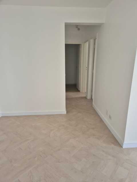 Apartamento para alugar com 3 quartos, 75m² - Foto 2