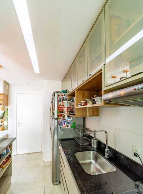 Apartamento à venda com 2 quartos, 70m² - Foto 9