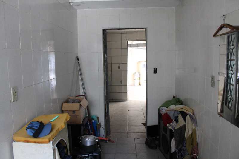 Casa à venda e aluguel com 4 quartos, 230m² - Foto 11