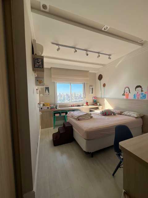 Apartamento à venda com 4 quartos, 243m² - Foto 15