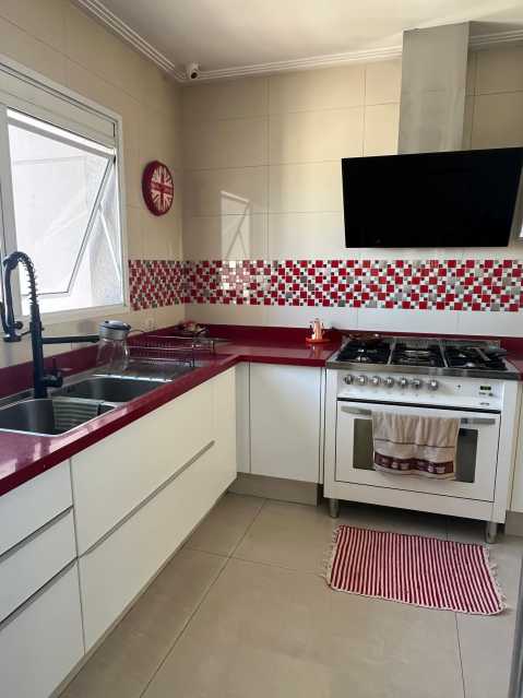 Apartamento à venda com 4 quartos, 243m² - Foto 6